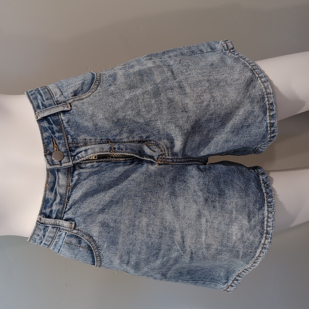 SHEIN Light Wash High Waisted Mom Jean Shorts Size Large